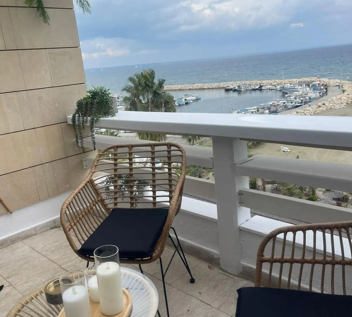 Lazuli Beachfront Apartment 253 Larnaca