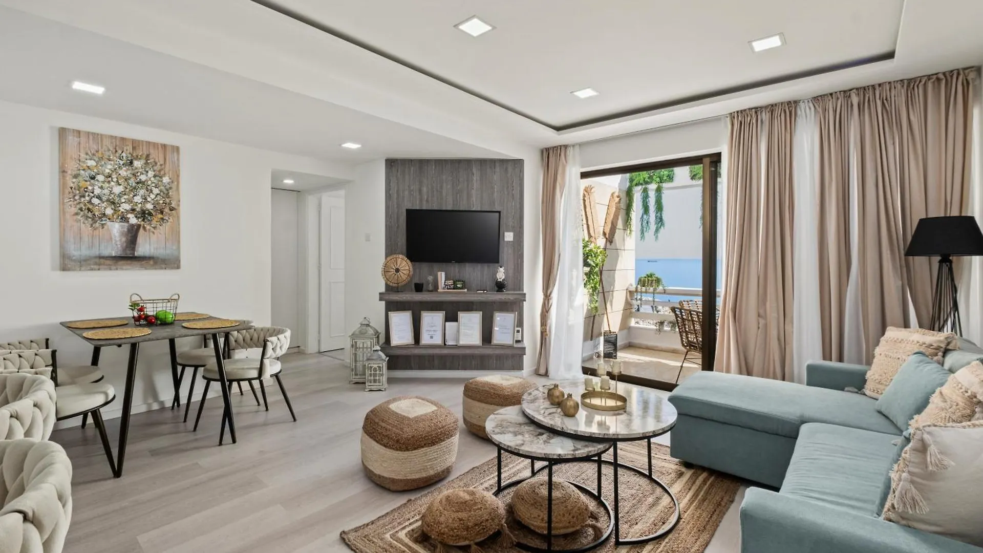 Lazuli Beachfront Apartment 253 Larnaca
