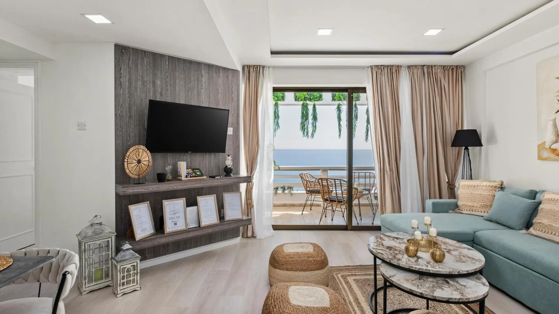 Lazuli Beachfront Apartment 253 Larnaca