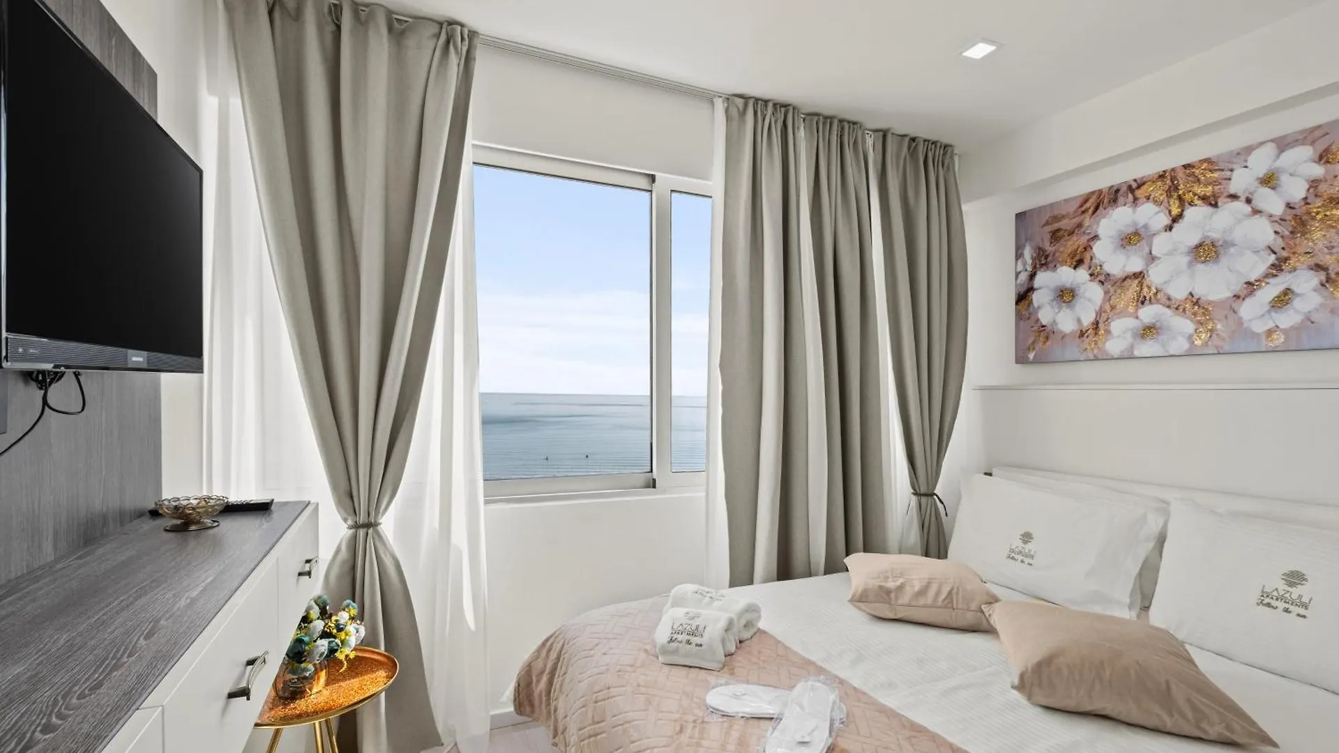 Lazuli Beachfront Apartment 253 Larnaca Cipru